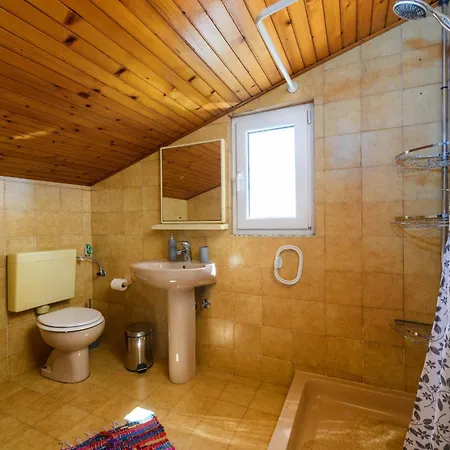 Poolside - Pool & Gym Apartment Pula