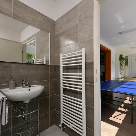 Poolside - Pool & Gym Apartment Pula